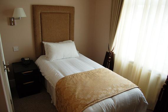 Devonshire Hotel Hornchurch Δωμάτιο φωτογραφία